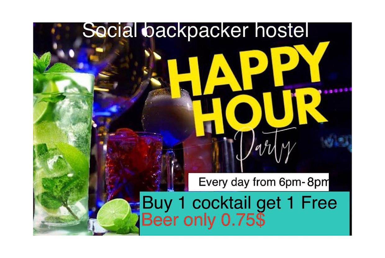 Social Backpacker Hostel & Rooftop Bar バッタンバン エクステリア 写真